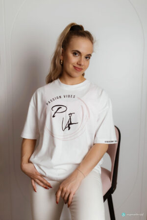 T-shirt oversize w kolorze białym