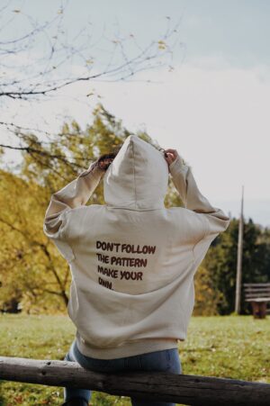 Bluza "Don't follow the pattern"